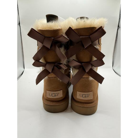 UGG women’s Bailey bow boot size 6 main image 9